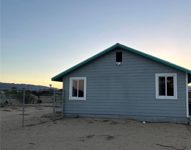 65076 E Broadway - Photo Thumbnail 7