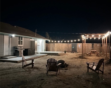 65076 E Broadway - Photo Thumbnail 21