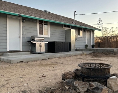 65076 E Broadway - Photo Thumbnail 1