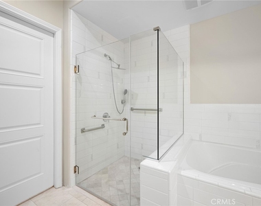 519 Caruso - Photo Thumbnail 25