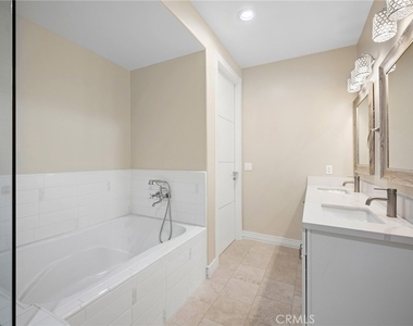 519 Caruso - Photo Thumbnail 24