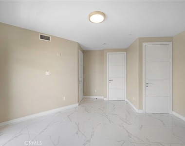 519 Caruso - Photo Thumbnail 21