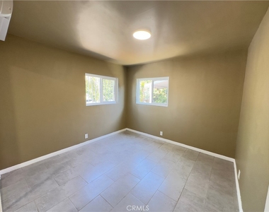 802 E 111th Drive - Photo Thumbnail 6