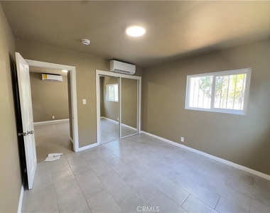 802 E 111th Drive - Photo Thumbnail 5