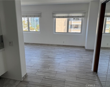 525 E Seaside - Photo Thumbnail 4