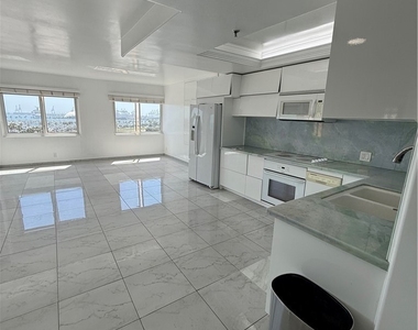 525 E Seaside - Photo Thumbnail 21
