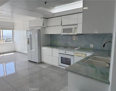 525 E Seaside - Photo Thumbnail 20