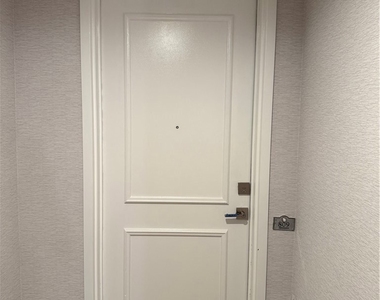 525 E Seaside - Photo Thumbnail 2