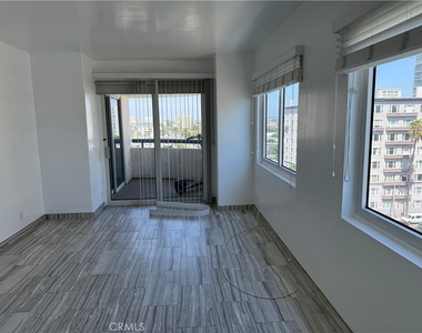 525 E Seaside - Photo Thumbnail 18