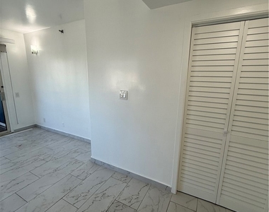 525 E Seaside - Photo Thumbnail 16