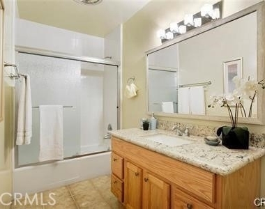 1421 Midvale Avenue - Photo Thumbnail 9