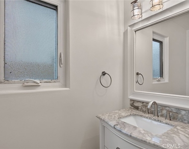 207 18th Street - Photo Thumbnail 15