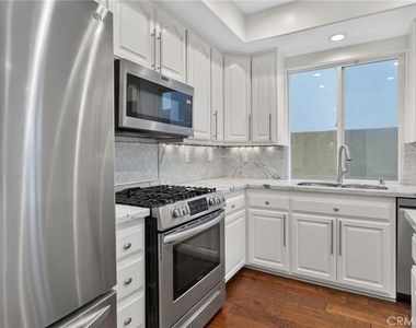207 18th Street - Photo Thumbnail 11