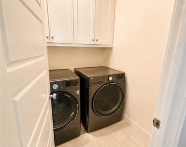 2622 Glamis Court - Photo Thumbnail 7