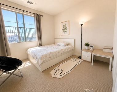 2622 Glamis Court - Photo Thumbnail 5