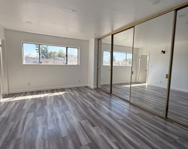 18110 Killllion Street - Photo Thumbnail 14