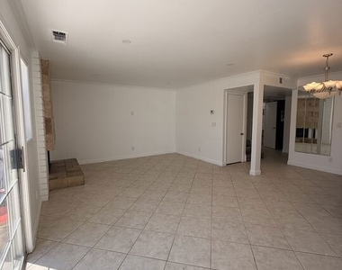 18110 Killllion Street - Photo Thumbnail 8