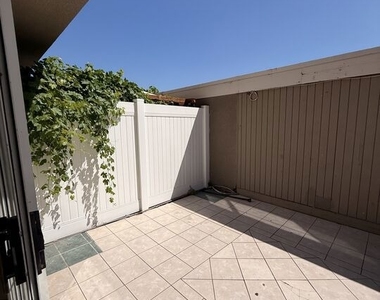 18110 Killllion Street - Photo Thumbnail 26