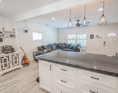 7044 Garden Grove Avenue - Photo Thumbnail 8