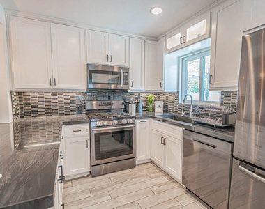 7044 Garden Grove Avenue - Photo Thumbnail 6