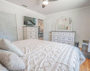 7044 Garden Grove Avenue - Photo Thumbnail 14