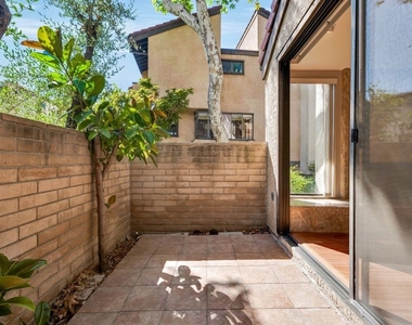 21820 Marylee Street - Photo Thumbnail 9