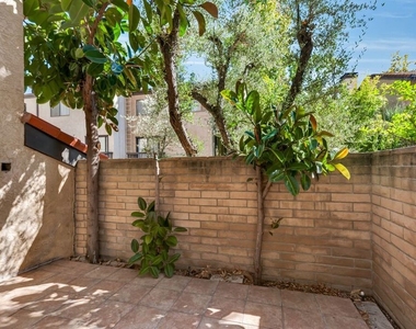 21820 Marylee Street - Photo Thumbnail 7