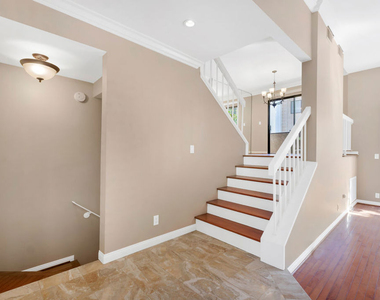 21820 Marylee Street - Photo Thumbnail 10