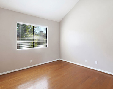 21820 Marylee Street - Photo Thumbnail 38