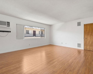 50 S Meridith Ave - Photo Thumbnail 2