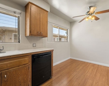 50 S Meridith Ave - Photo Thumbnail 8