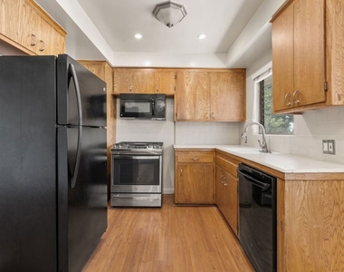 50 S Meridith Ave - Photo Thumbnail 4