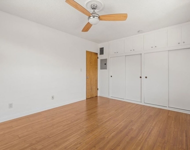 50 S Meridith Ave - Photo Thumbnail 12