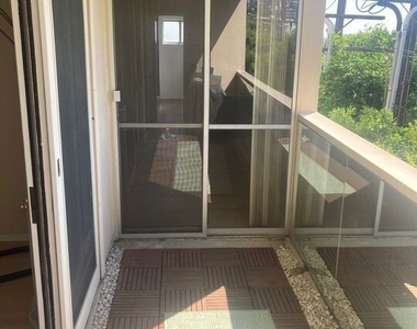 1025 N Kings Road - Photo Thumbnail 10