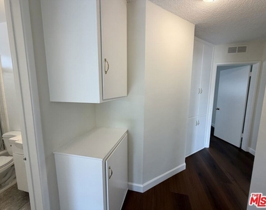 11727 Mayfield Avenue - Photo Thumbnail 17
