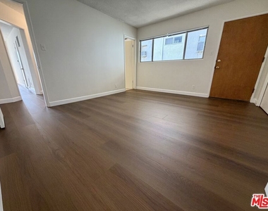 11727 Mayfield Avenue - Photo Thumbnail 22