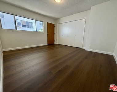 11727 Mayfield Avenue - Photo Thumbnail 19