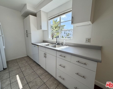 11727 Mayfield Avenue - Photo Thumbnail 10