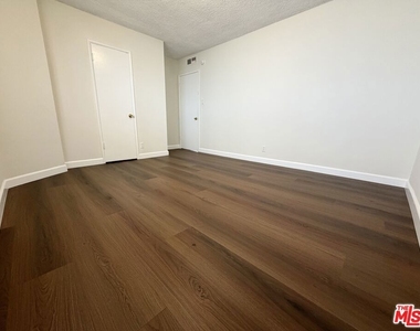 11727 Mayfield Avenue - Photo Thumbnail 25
