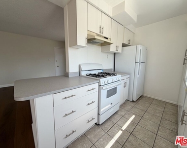 11727 Mayfield Avenue - Photo Thumbnail 9