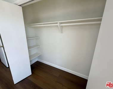 11727 Mayfield Avenue - Photo Thumbnail 15