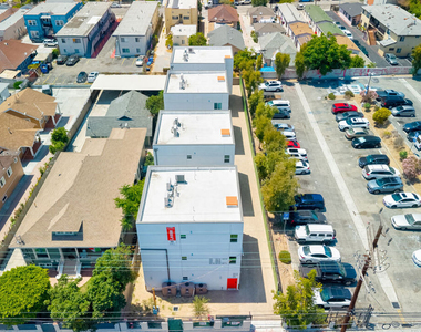 233 1/2 N Chicago Street - Photo Thumbnail 11