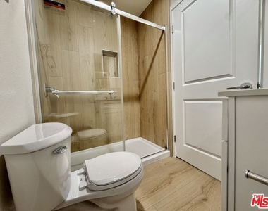 235 1/2 N Chicago Street - Photo Thumbnail 8