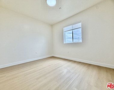 235 1/2 N Chicago Street - Photo Thumbnail 10