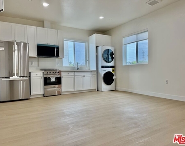 235 1/2 N Chicago Street - Photo Thumbnail 1