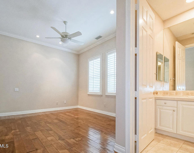 2822 Rainfield Avenue - Photo Thumbnail 12