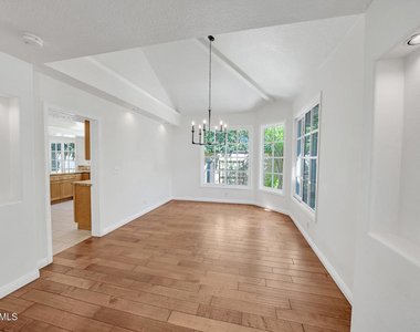 1753 Saint Andrews Place - Photo Thumbnail 4