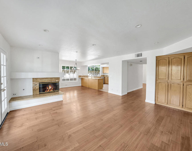 1753 Saint Andrews Place - Photo Thumbnail 8