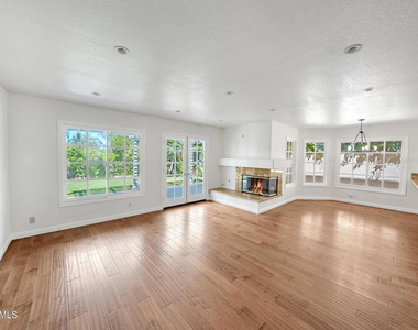 1753 Saint Andrews Place - Photo Thumbnail 9