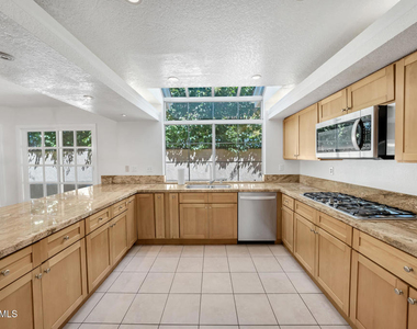 1753 Saint Andrews Place - Photo Thumbnail 6